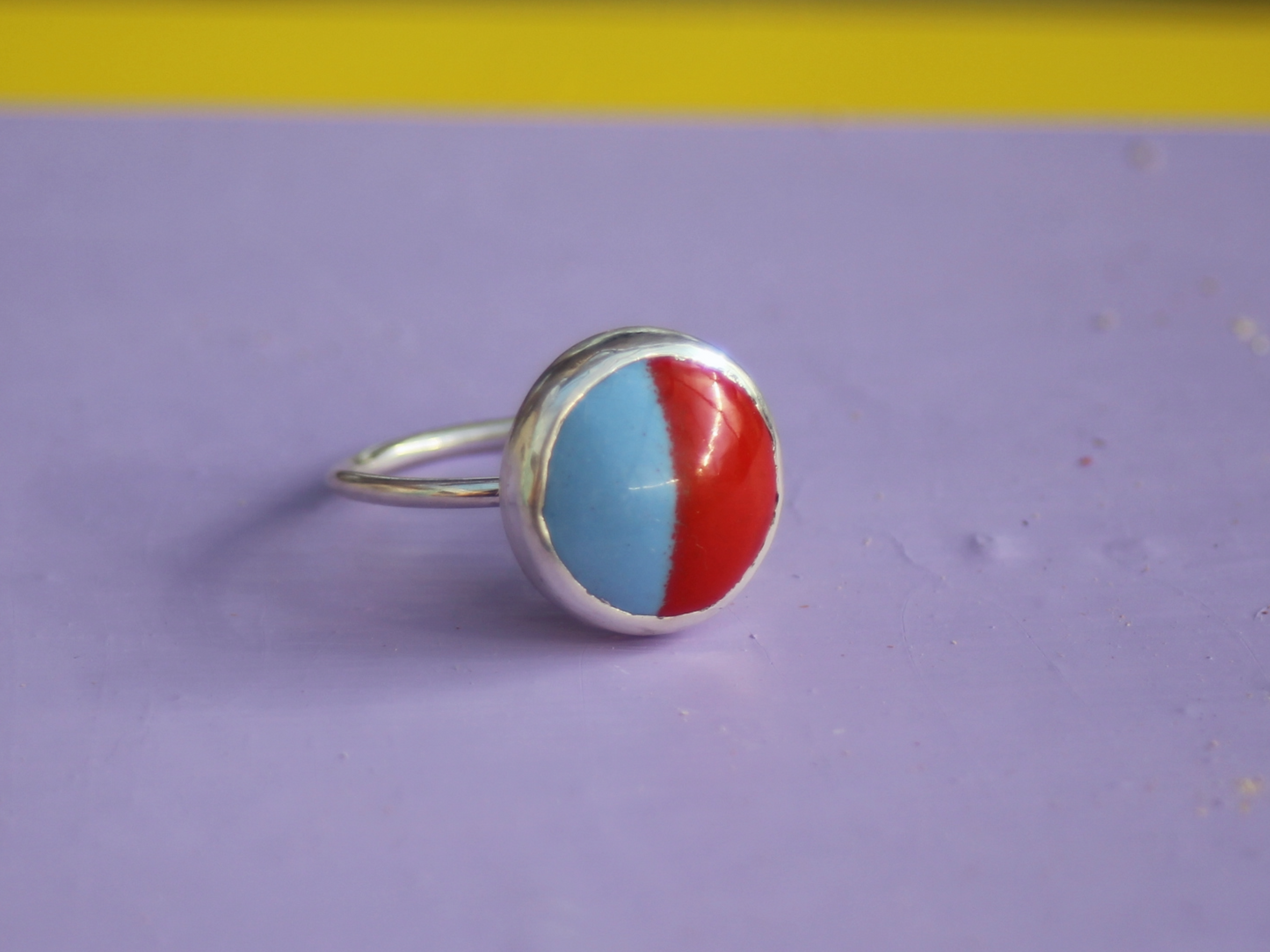 Moitié Ring in Red and blue
